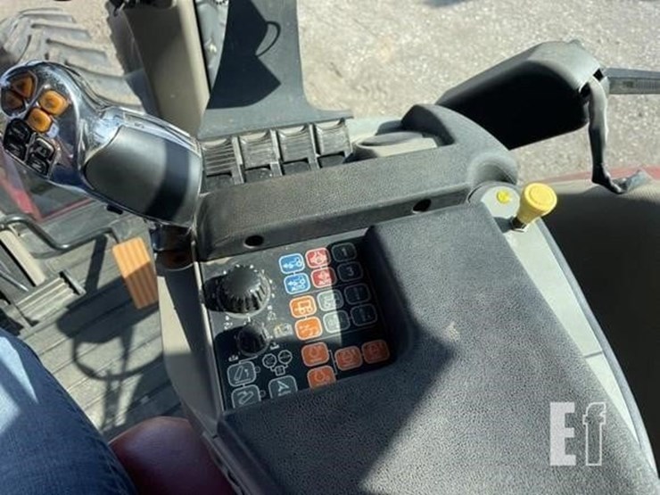 2012-case-ih-magnum-260-image-32