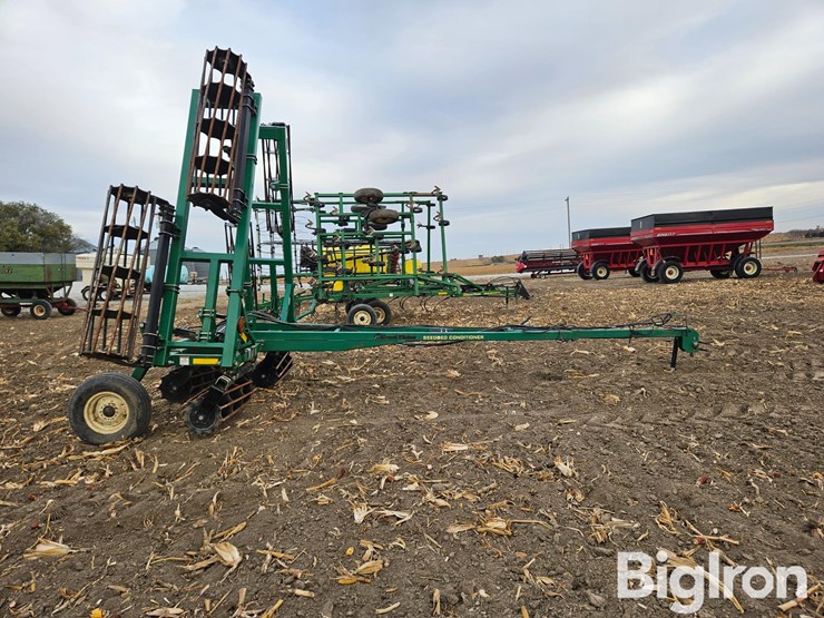 great-plains-2330sc-30'-wide-seedbed-conditioner-image-4