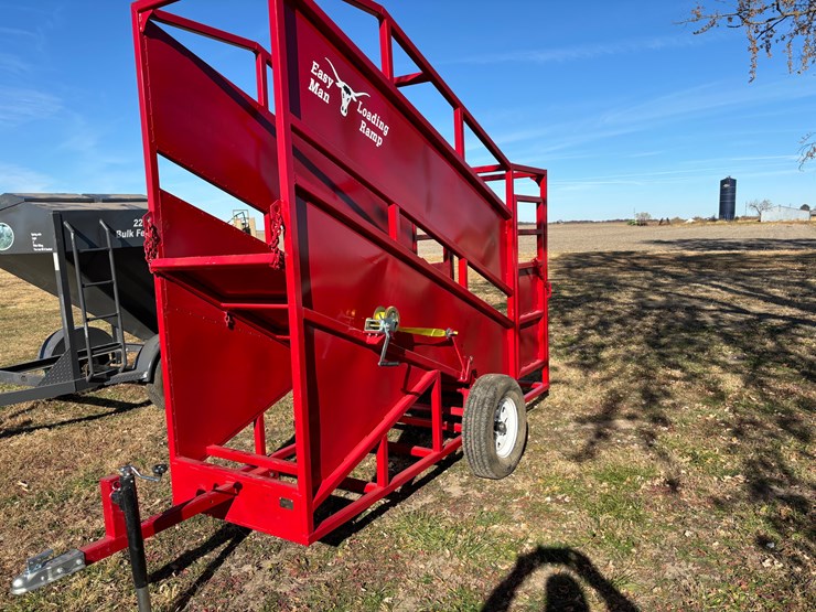 #1011-•-cattle-loading-ramp-image-1