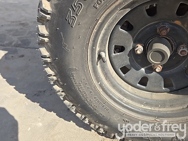 2019-club-car-carryall-1700-image-37