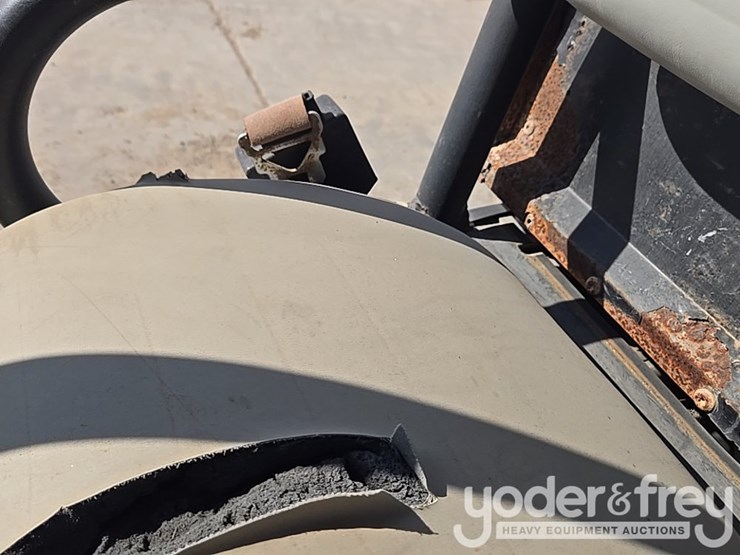 2019-club-car-carryall-1700-image-57