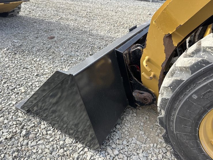 caterpillar-236d3-image-10