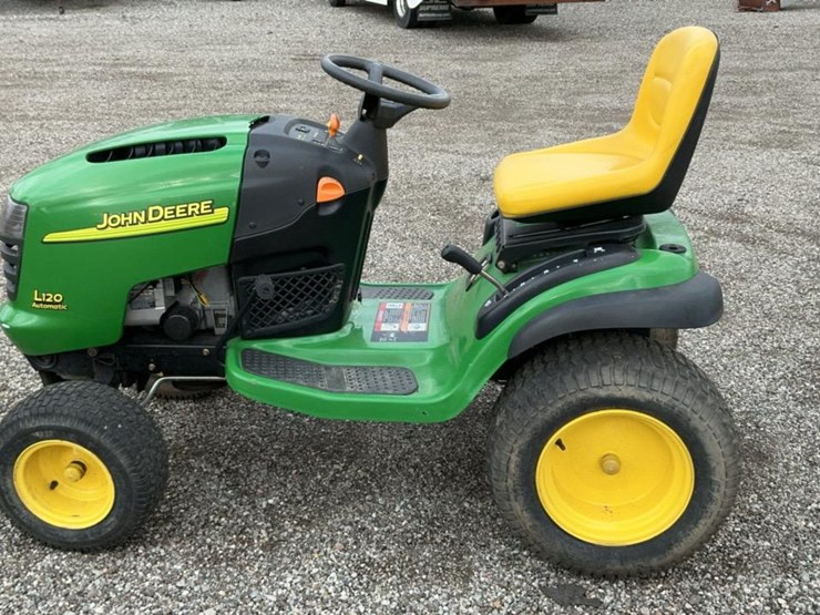 john-deere-l120-image-2