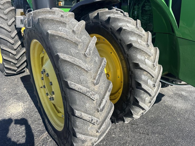 2013-john-deere-8235r-image-5