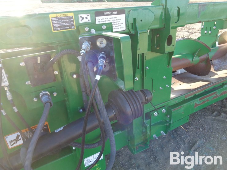 2023-john-deere-c12r-image-12