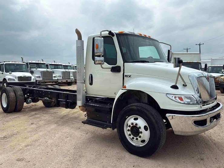 2020-international-mv607-image-7