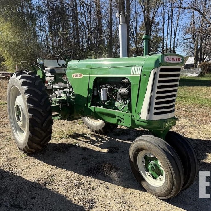 OLIVER 880