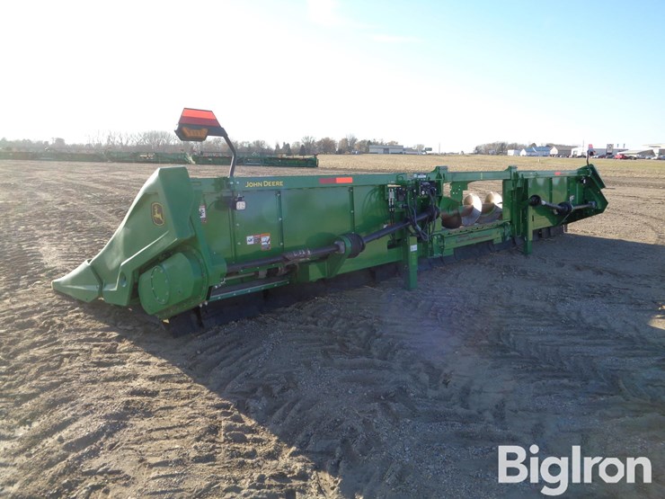 2023-john-deere-c12r-image-7