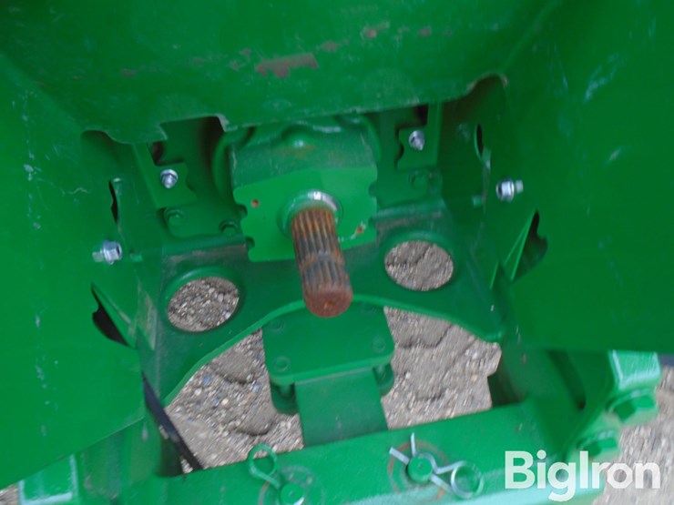 2023-john-deere-8r-370-image-10