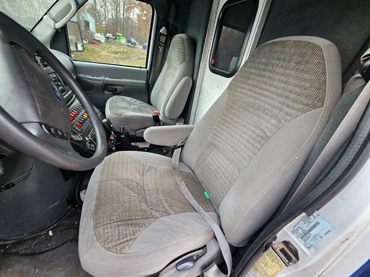 #22778-•-2003-ford-econoline-van-ambulance-image-35