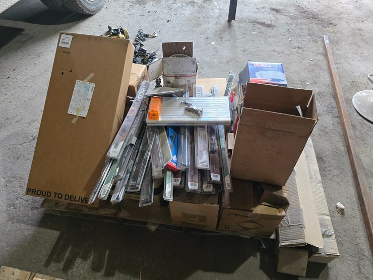 #22395-•-misc-truck-parts-image-3