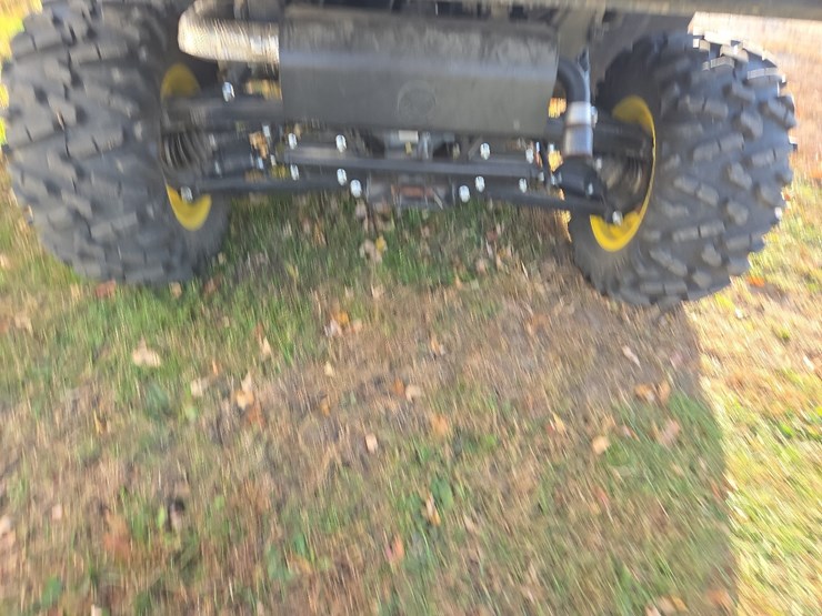 jd-xuv-835m-utv-image-10