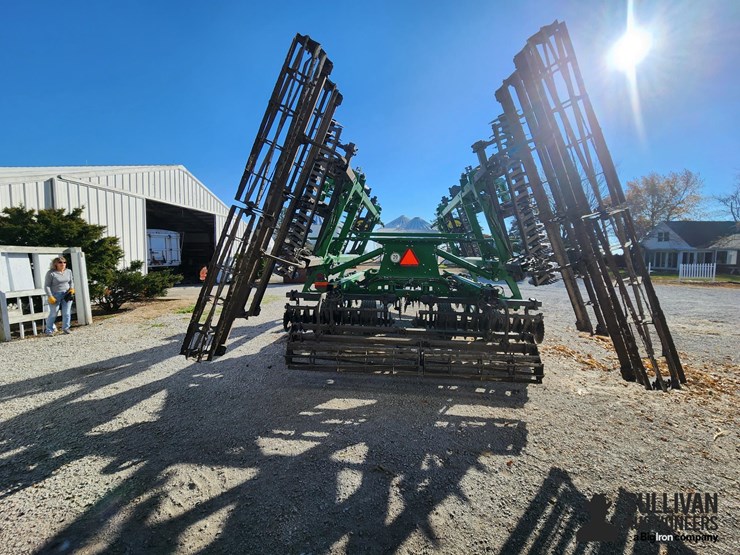 2022-john-deere-2660vt-image-5