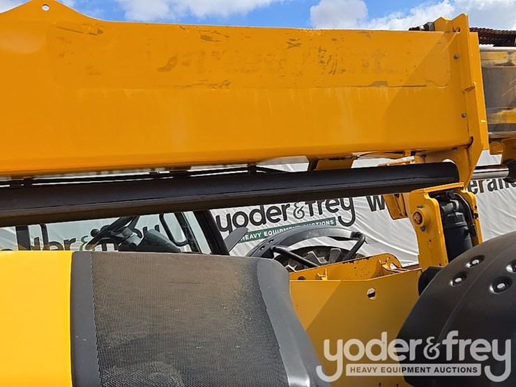 2017-jcb-510-56-image-77