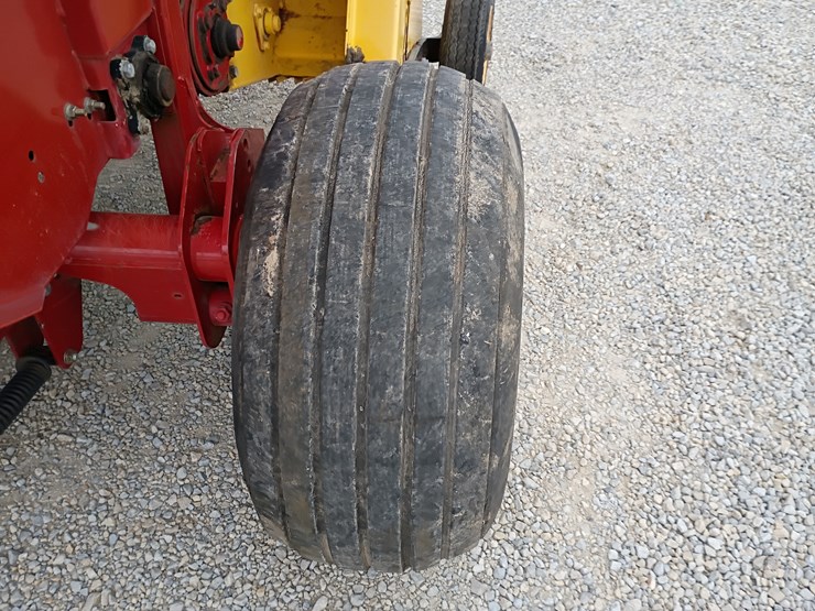 2014-new-holland-br7060-image-26