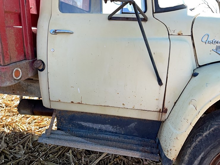 ih-load-star-1600-single-axle-grain-truck-image-22