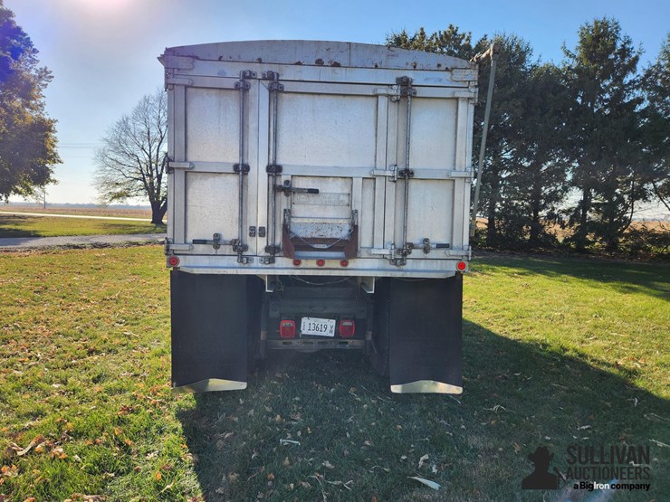 1994-international-9400-eagle-image-6