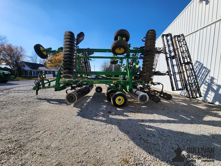 2022-john-deere-2660vt-image-8