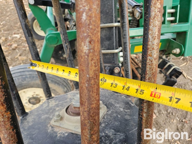 great-plains-2330sc-30'-wide-seedbed-conditioner-image-19