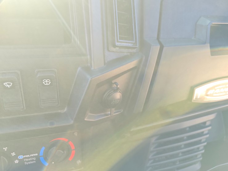 2015-polaris-ranger-crew-image-40