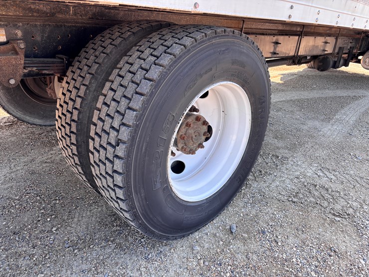 2014-axle-24ft-image-9