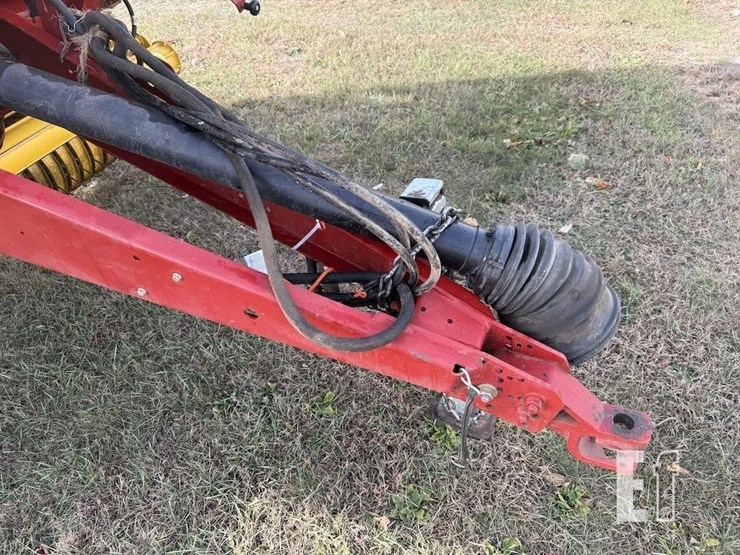 2015-new-holland-roll-belt-450-image-8