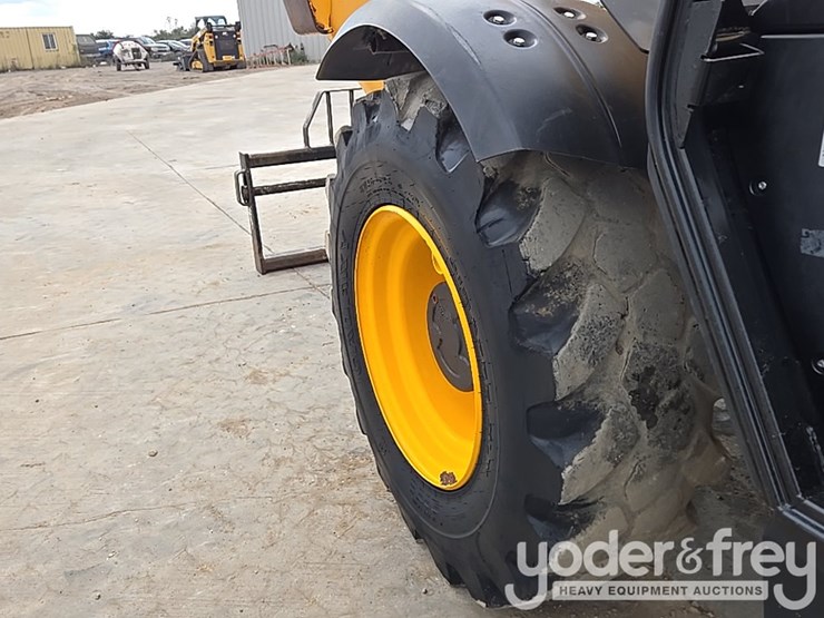 2017-jcb-510-56-image-16