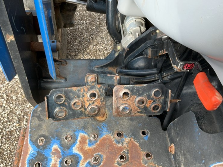 2013-new-holland-workmaster-40-image-44