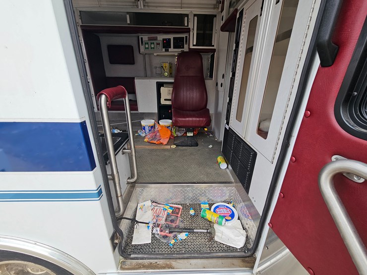 #22778-•-2003-ford-econoline-van-ambulance-image-56