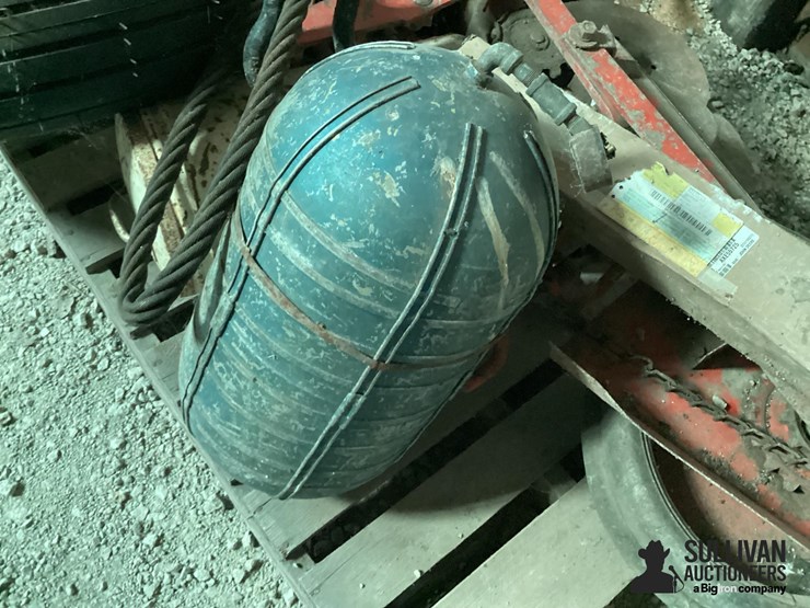 one-row-planter,-tire-&-parts-image-11