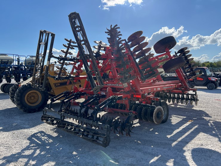 #206689-•-kuhn-8005-excellerator-image-12