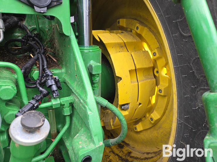 2016-john-deere-8245r-image-15