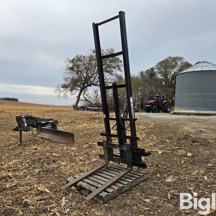 Gnuse F-40 3-Pt Forklift