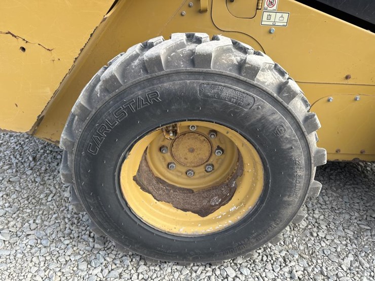 2016-caterpillar-262d-image-43