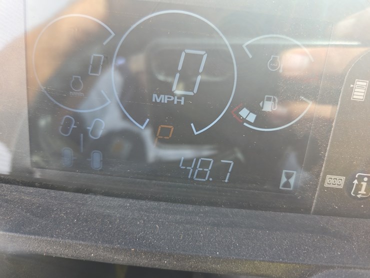 jd-xuv-835m-utv-image-25