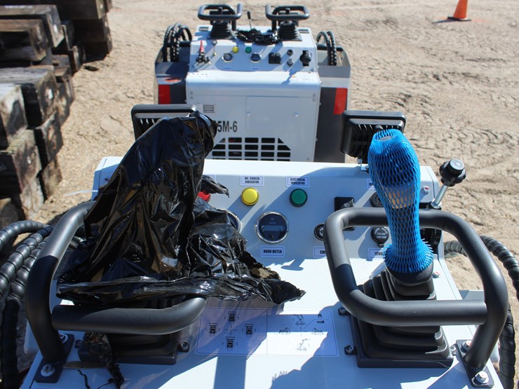 #3509-•-mini-loader,-skid-steer-image-7