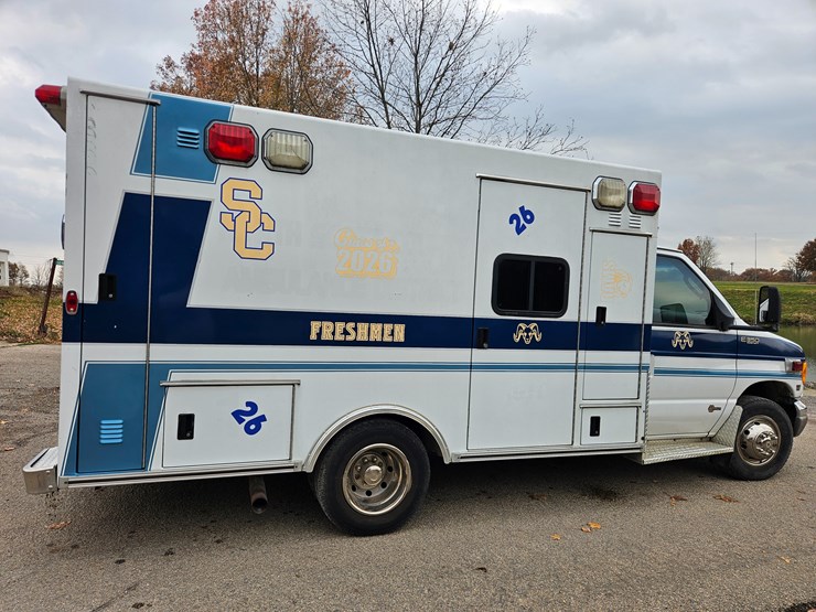 #22778-•-2003-ford-econoline-van-ambulance-image-17