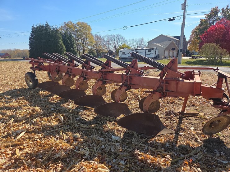 white-6-bottom-plow-image-13