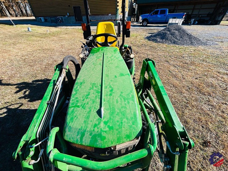 2016-john-deere-1025r-image-44