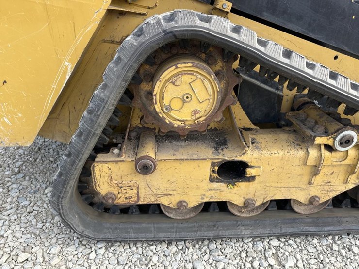 caterpillar-239d-image-39