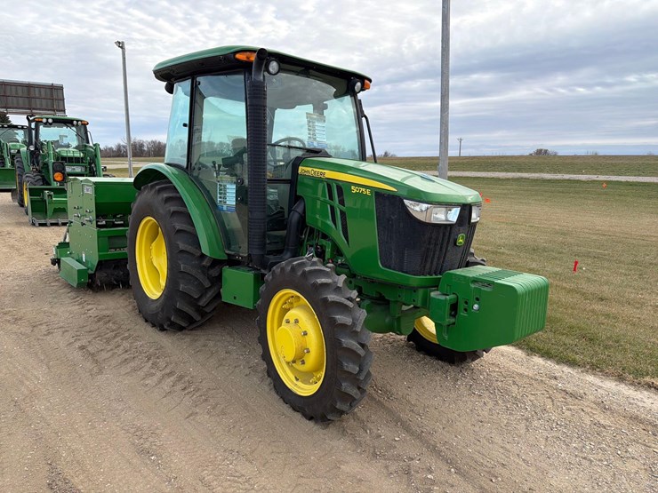 john-deere-5075e-image-4
