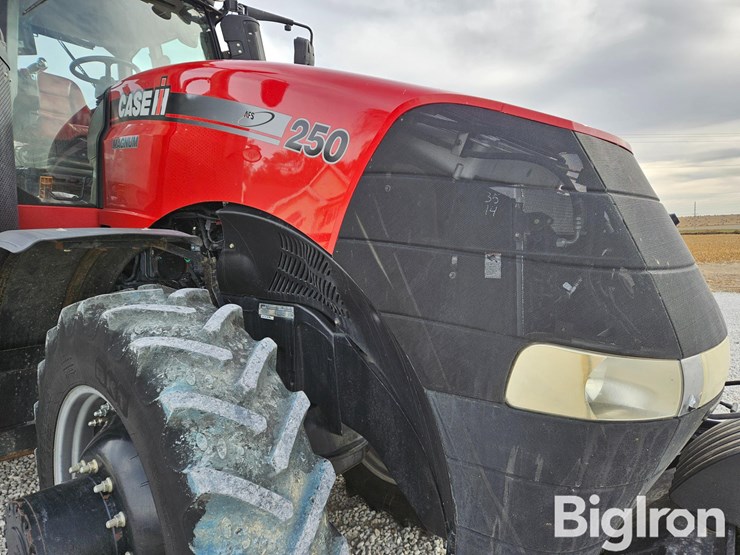 2015-case-ih-magnum-250-image-17