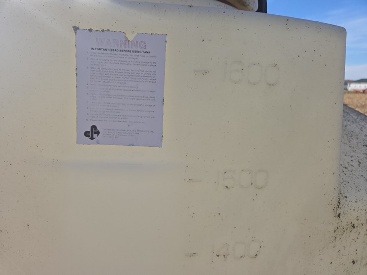 1600-gallon-crown-poly-flat-bottom-tank-image-4