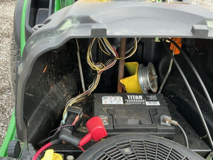 john-deere-l120-image-26