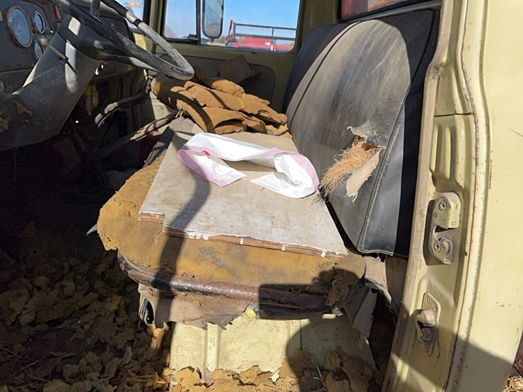 ih-load-star-1600-single-axle-grain-truck-image-30