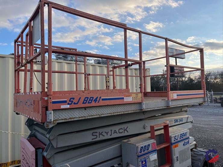 1999-skyjack-sj8841-/-41’-scissor-lift-image-28