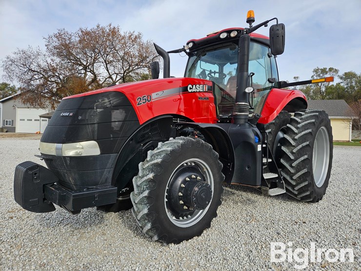 2015-case-ih-magnum-250-image-1
