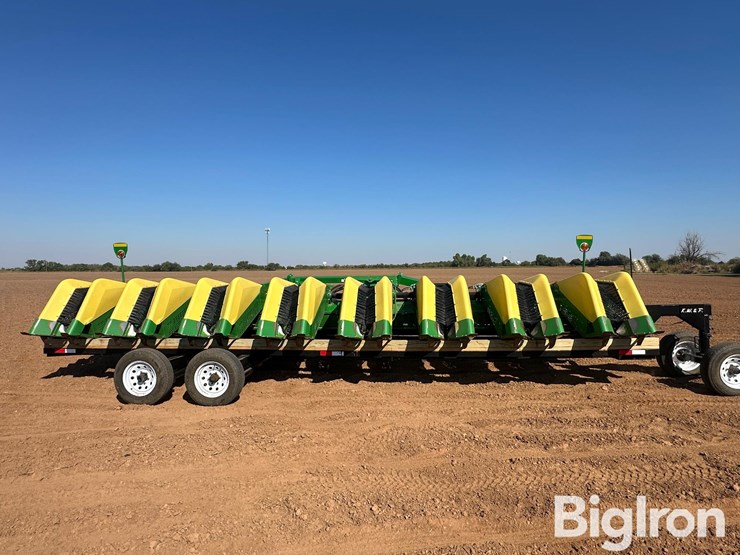 2018-john-deere-608sh-image-10