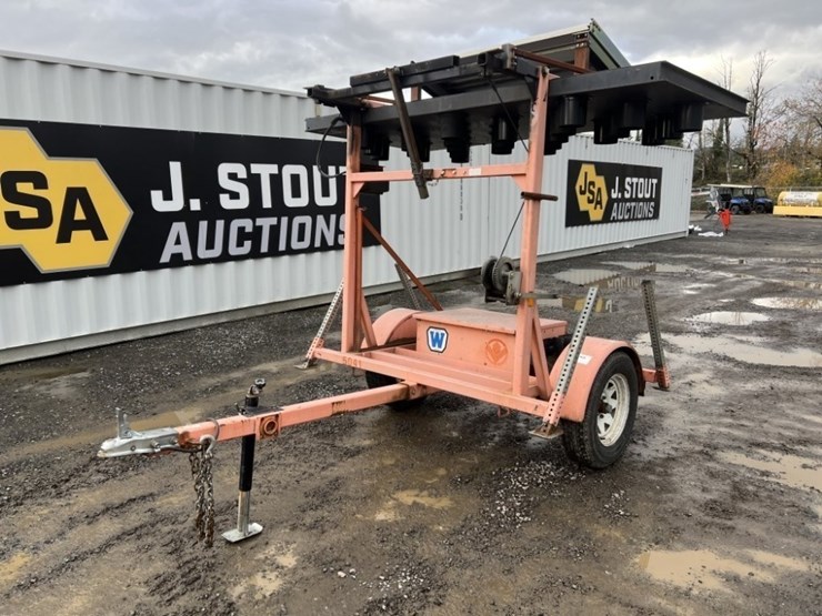 2004-wanco-towable-arrow-board-image-1