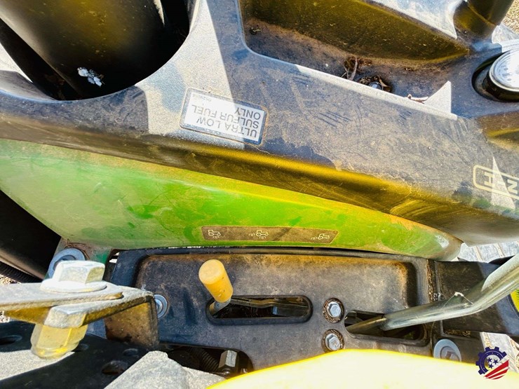 2016-john-deere-1025r-image-76